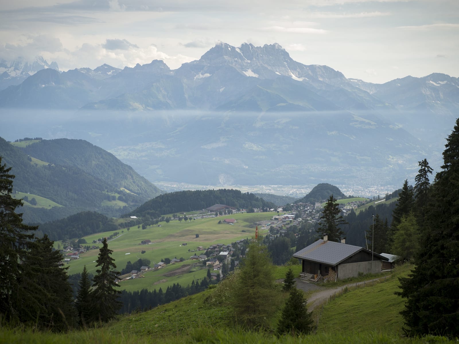 Leysin American School Price